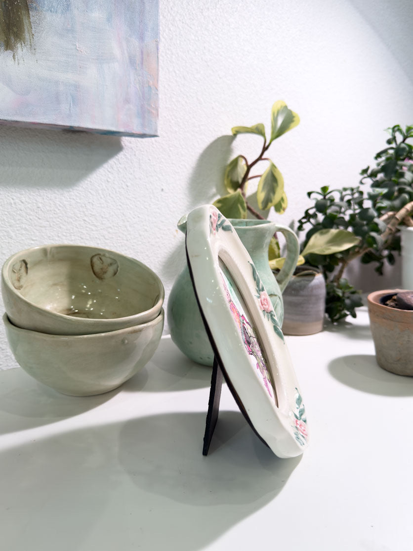 Galaxy Bee in Vintage Frame